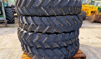 320/90R42 BKT tyres on rowcrop wheels to fit JCB 4220 full