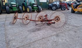 Vicon 4 wheel acrobat hay turner