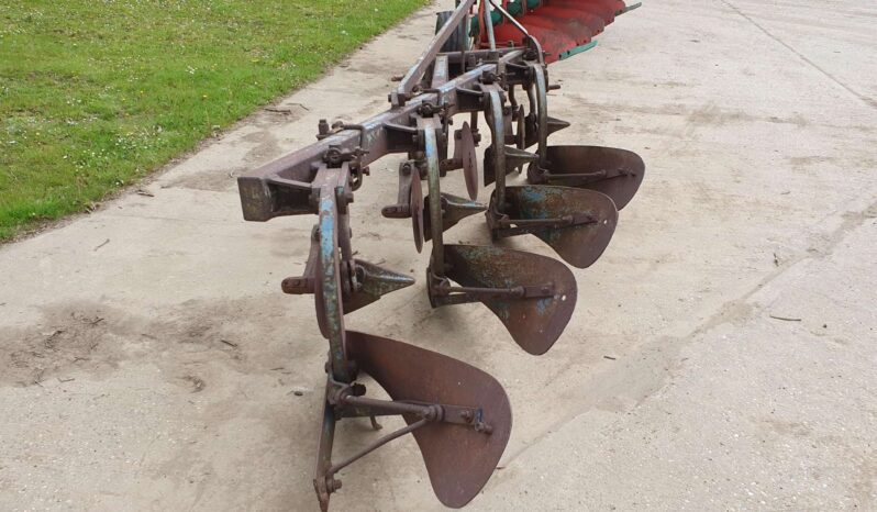 Ransomes TS-90-12-4 Furrow mounted plough full