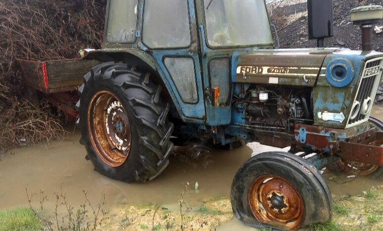 1976/7 Ford 7600 2WD tractors full