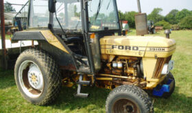 1987 Ford 3910H 2WD tractors