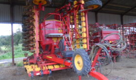 Vaderstad RDA800S drillSpecification3 row of coulters & IDC Track Eradicators c/w Tungston points plus Disc Eradicators Wing Wheels Pre emergence markers Spare Wheel 3404Ha Very Good TyresPaint Work Very Good , Drill in Excellent Condition