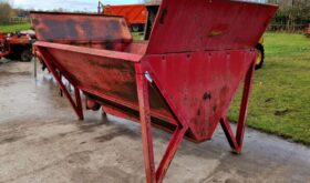 Hopper to suit induction auger of mobile grain dryer