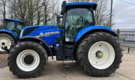 Used 2022 NEW HOLLAND T7.260 intelliview, front linkage with couplers, bar axle, isobus, power beyond for sale in Oxfordshire