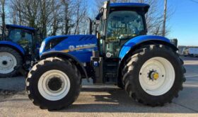 Used 2022 NEW HOLLAND T7.260 power command, front linkage via Mid mount valve, front couplers, power beyond, Isobus, front suspension, intelliview screen for sale in Oxfordshire