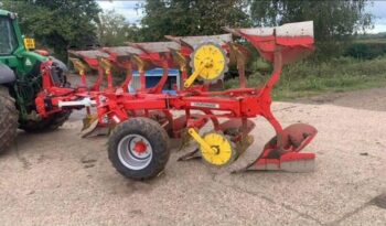 Pottinger Servo 45m Plus 5 furrow Reversible plough Year 2021Hydraulic Adjustable Front /Vario Width. Ploughed only 50 acres from NewOriginal Metal still with original paint on it. Well Hun built plough user friendly to set. Barn stored £19750 full