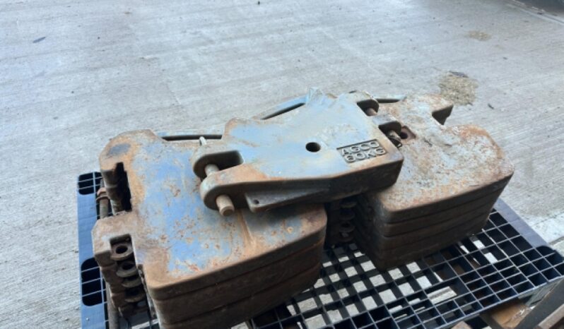 MASSEY FERGUSON SET OF FRONT WEIGHTS WITH CENTRE TOW WEIGHT 750 + VAT full