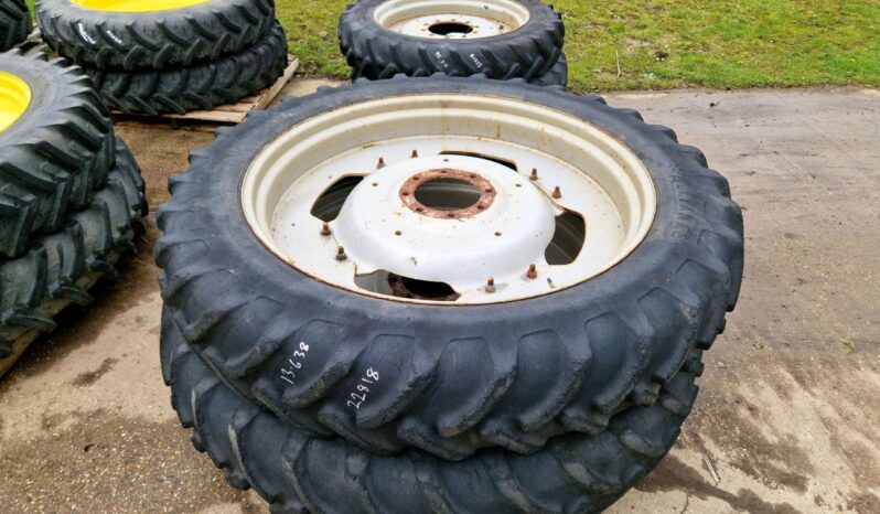 John Deere rowcrop wheels – 11.2R36 & 13.6R48 full