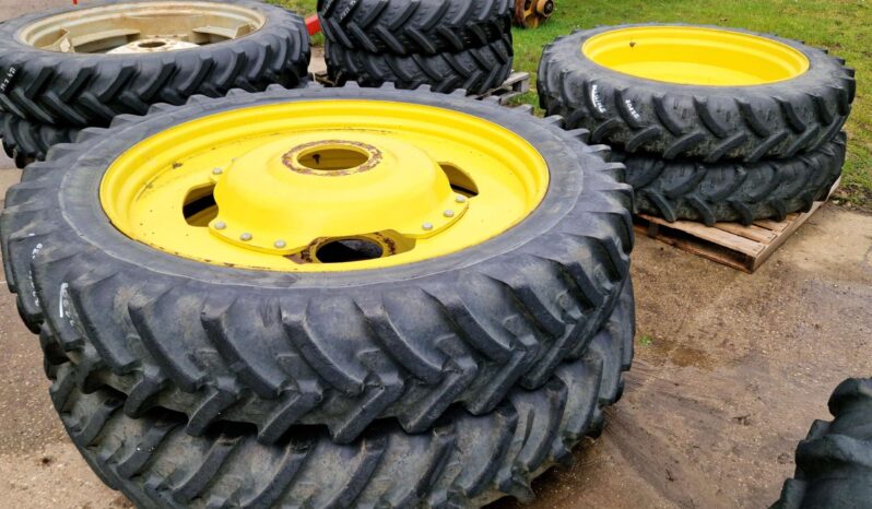 John Deere rowcrop wheels – 320/90 R50 & 270/95 R38 full