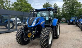 Used 2023 NEW HOLLAND T7.225 Intelliview 4 screen, GPS ready, Front linkage, Front couplers, Front PTO, ISObus, Power beyond, Full suspension, 50kph, twin beacons, 12 led work lights, 90% tyre tread all round, Warranty until April 2026 for sale in Oxfordshire