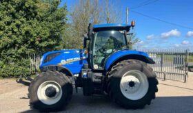 Used 2023 NEW HOLLAND T7.225 Front linkage, Front couplers, 4 electric spools, intelliview 4, GPS ready, ISObus, Power beyond, bridgestone tyres 85% for sale in Oxfordshire