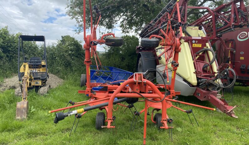 Used Kuhn GF502 4 rotor tedder full