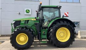 John Deere 6R 215