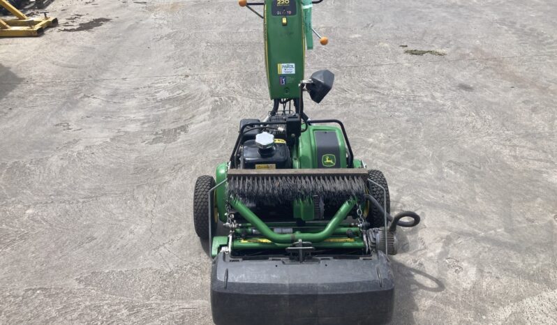 John Deere 220E Hybrid Greens Mower full