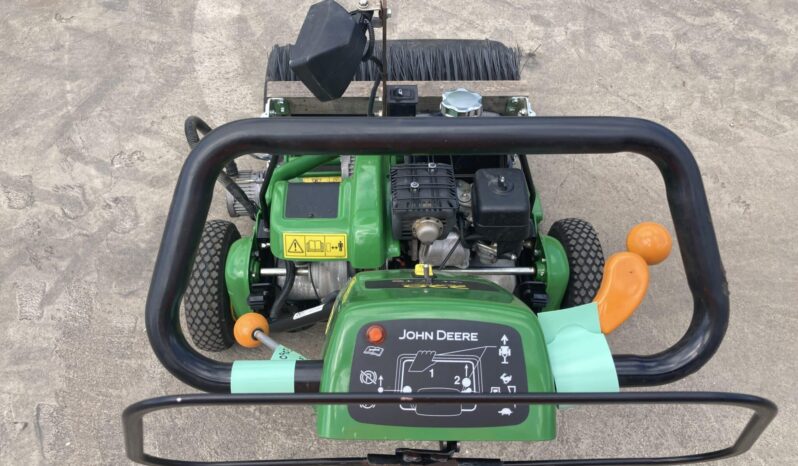 John Deere 220E Hybrid Greens Mower full