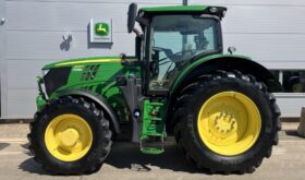 John Deere 6215R