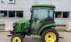 John Deere 2038R