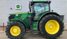 John Deere 6215R