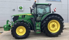 John Deere 6R 215