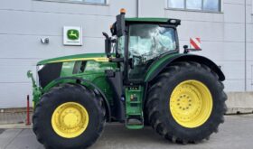 John Deere 6R 215