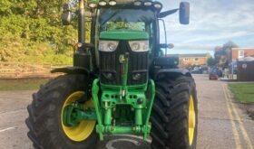 John Deere 6215R