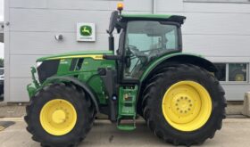 John Deere 6R 215