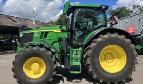 John Deere 6R 215