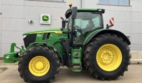 John Deere 6R 215