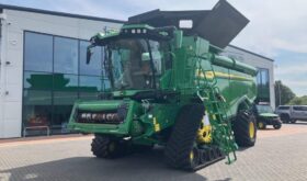 John Deere X9 1100