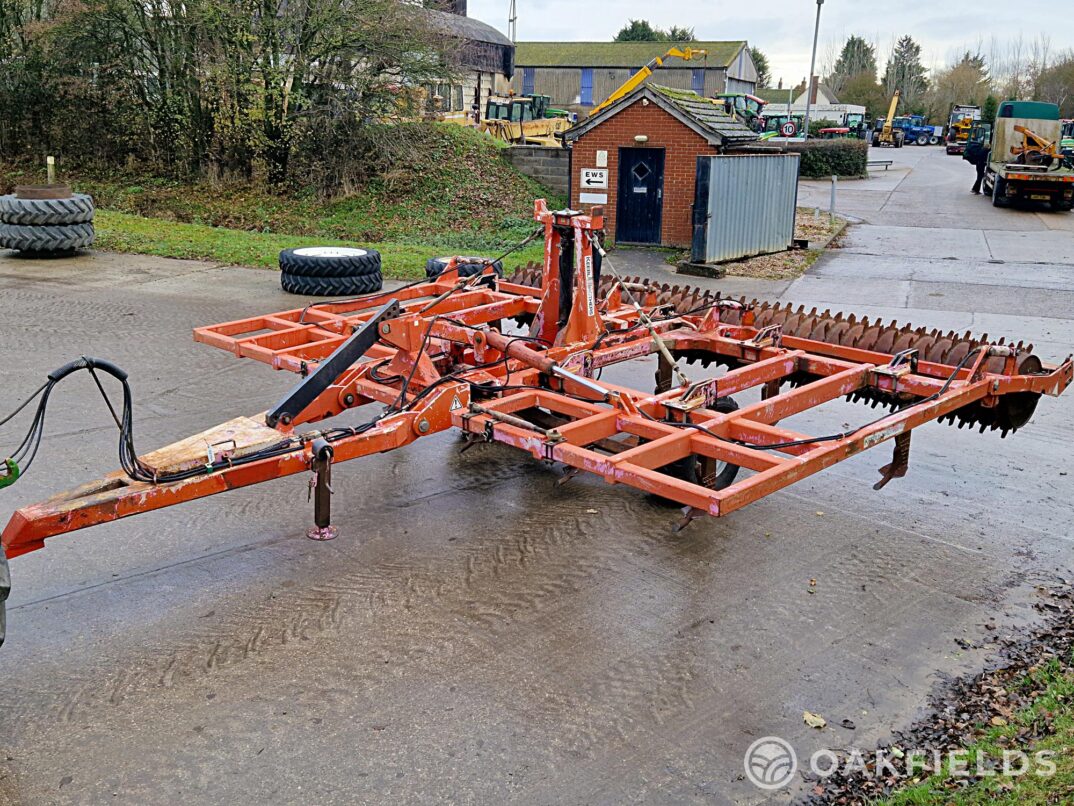 Keeble 6M 9 leg hydraulic folding trailed subsoiler