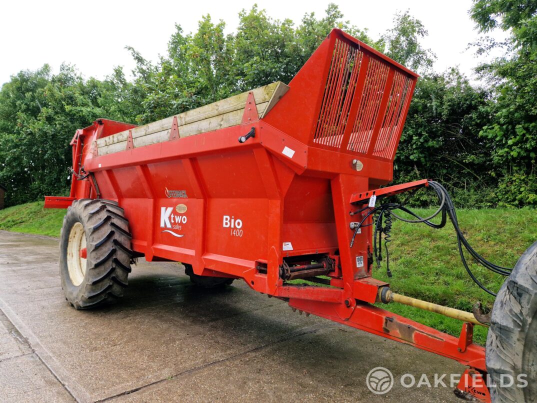 2014 K-Two Bio 1400 trailed muck spreader