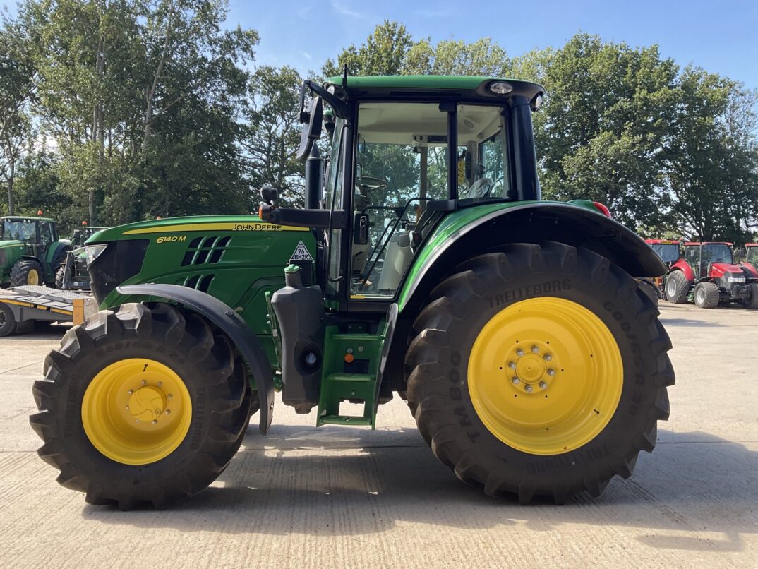 JOHN DEERE 6140M