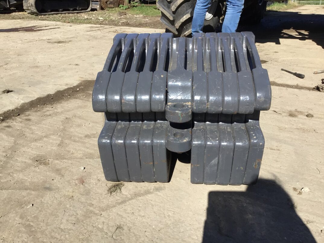 BLOCK OF MASSEY FERGUSON WEIGHTS