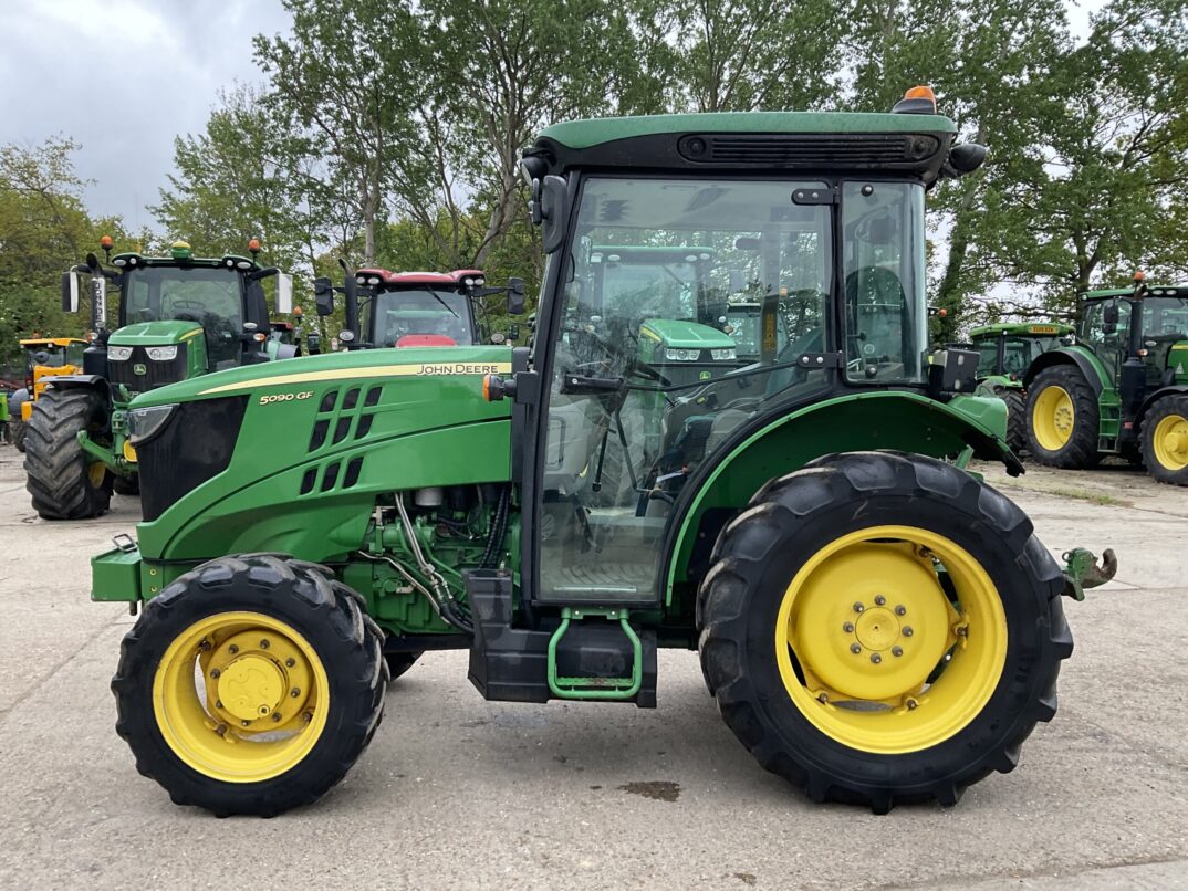 JOHN DEERE 5090 GF