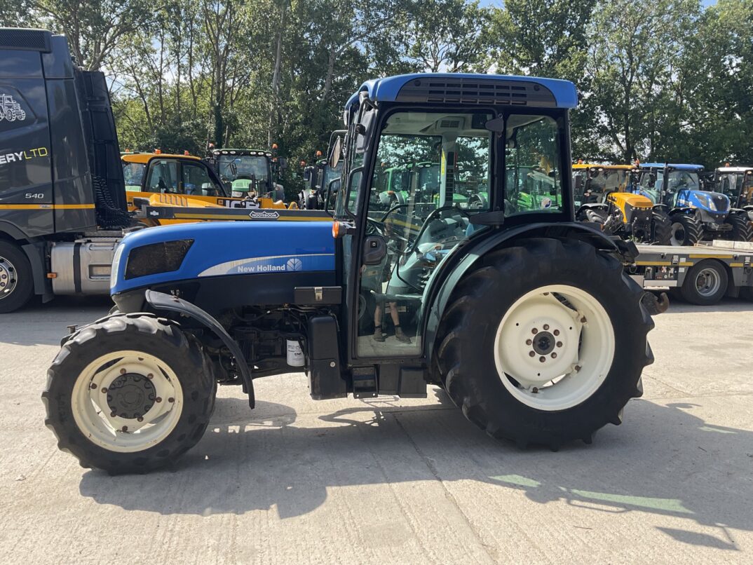 NEW HOLLAND T4050F