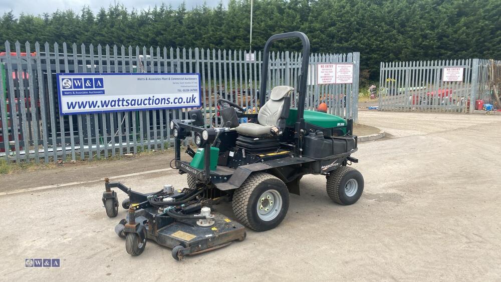 2015 RANSOMES HR300 4wd out-front mower For Auction on: 2024-09-07