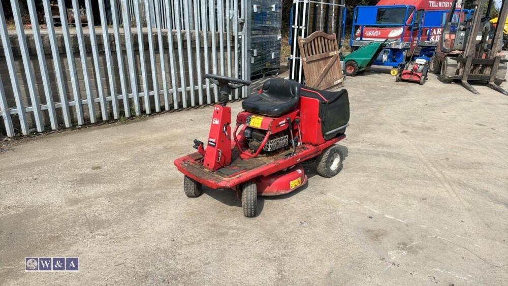 MTD PINTO petrol ride on mower For Auction on: 2024-09-07