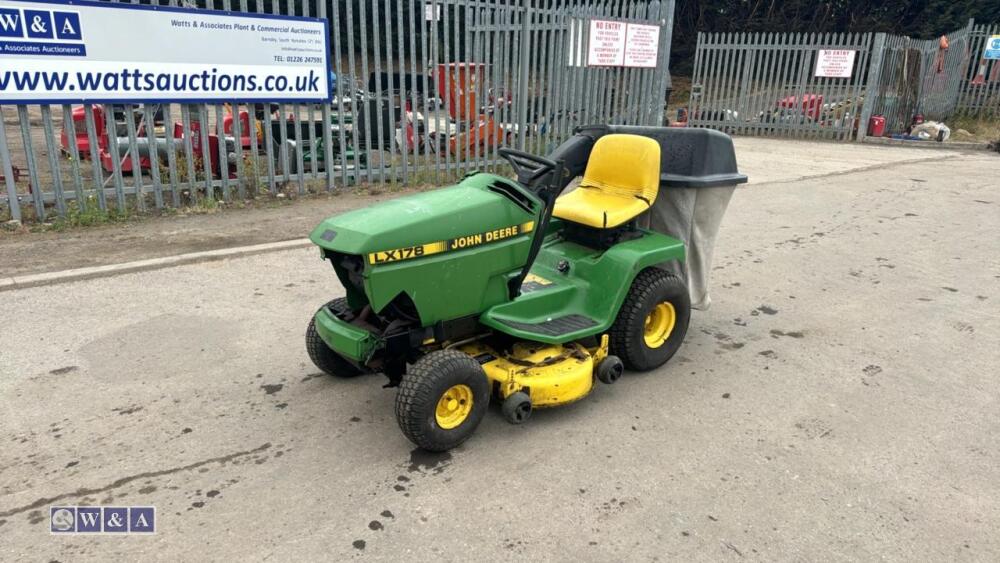 JOHN DEERE LX178 petrol ride on For Auction on: 2024-09-07