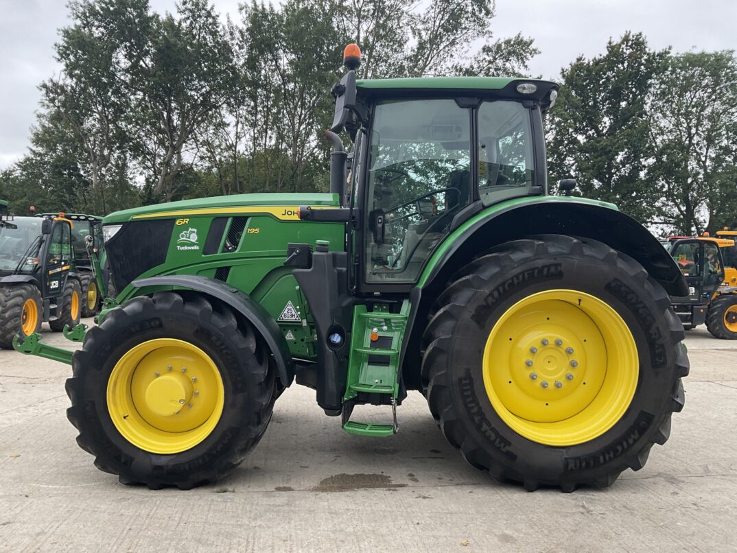 JOHN DEERE 6195R