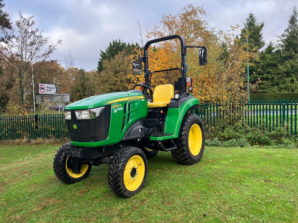 John Deere 2032R