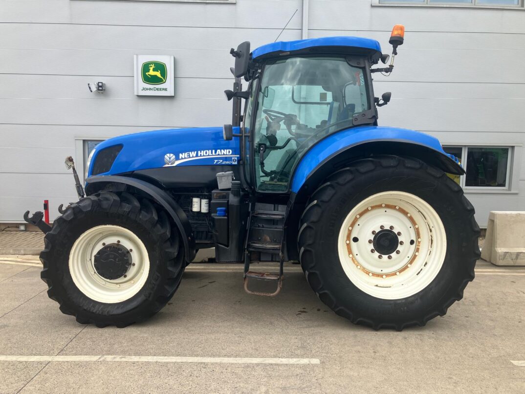 New Holland T7.250