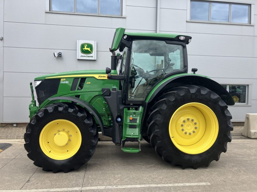 John Deere 6R 215