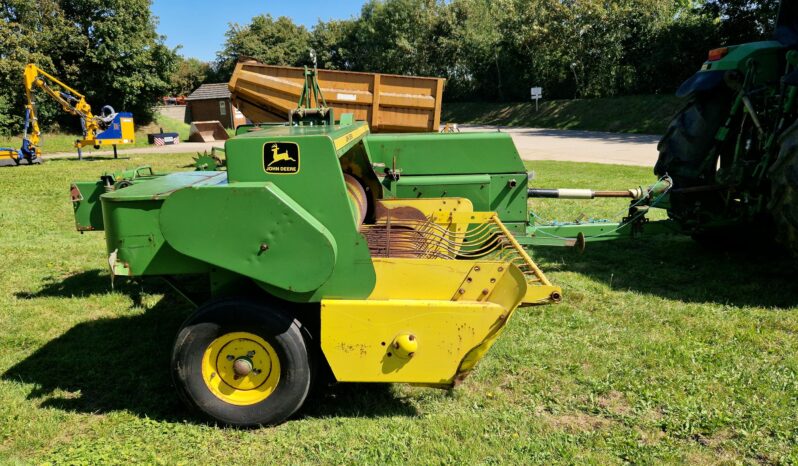 John Deere 465A Conventional Baler full