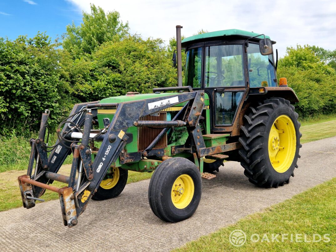 1985 John Deere 3040 2WD Tractor