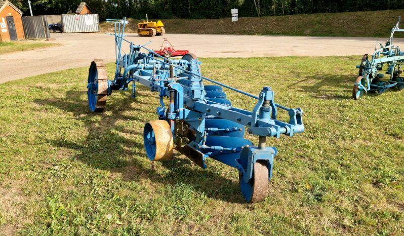 Ransomes TS69 Hexatrac 6 furrow trailing plough full