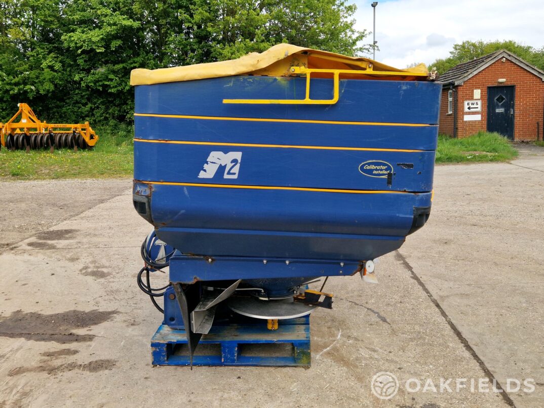 2005 KRM M2 Plus twin disc fertiliser spreader