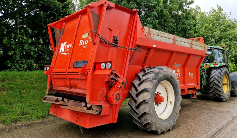 2014 K-Two Bio 1400 trailed muck spreader full