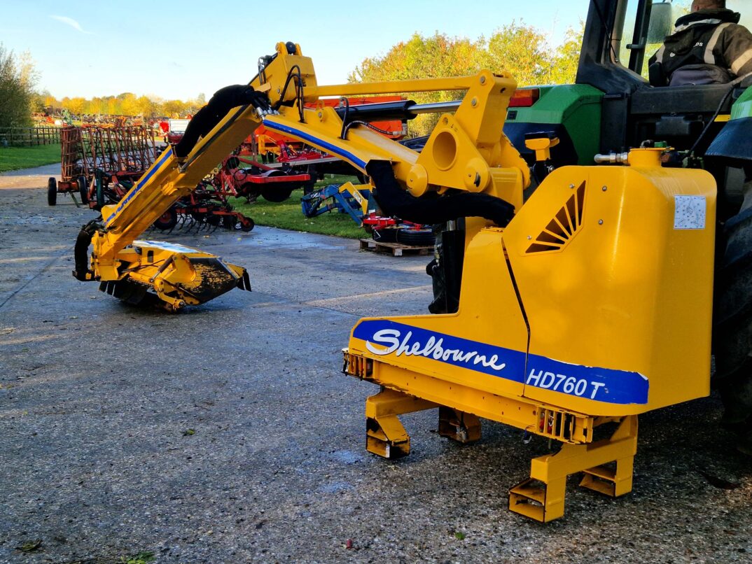 2013 Shelbourne Reynolds HD760T linkage mounted hedge cutter