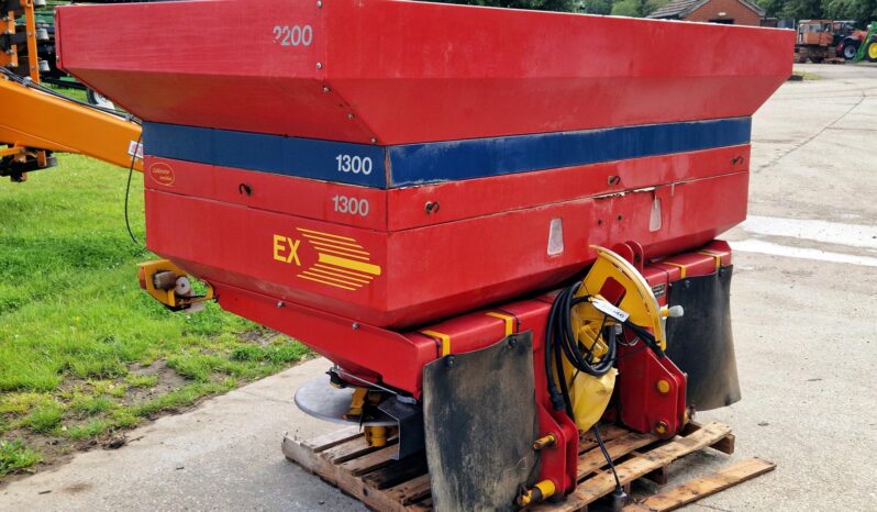 KRM Ex-Trend fertiliser spreader full