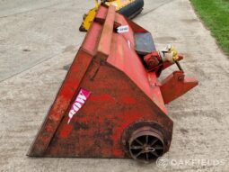 Arrow linkage mounted feeder bucket full